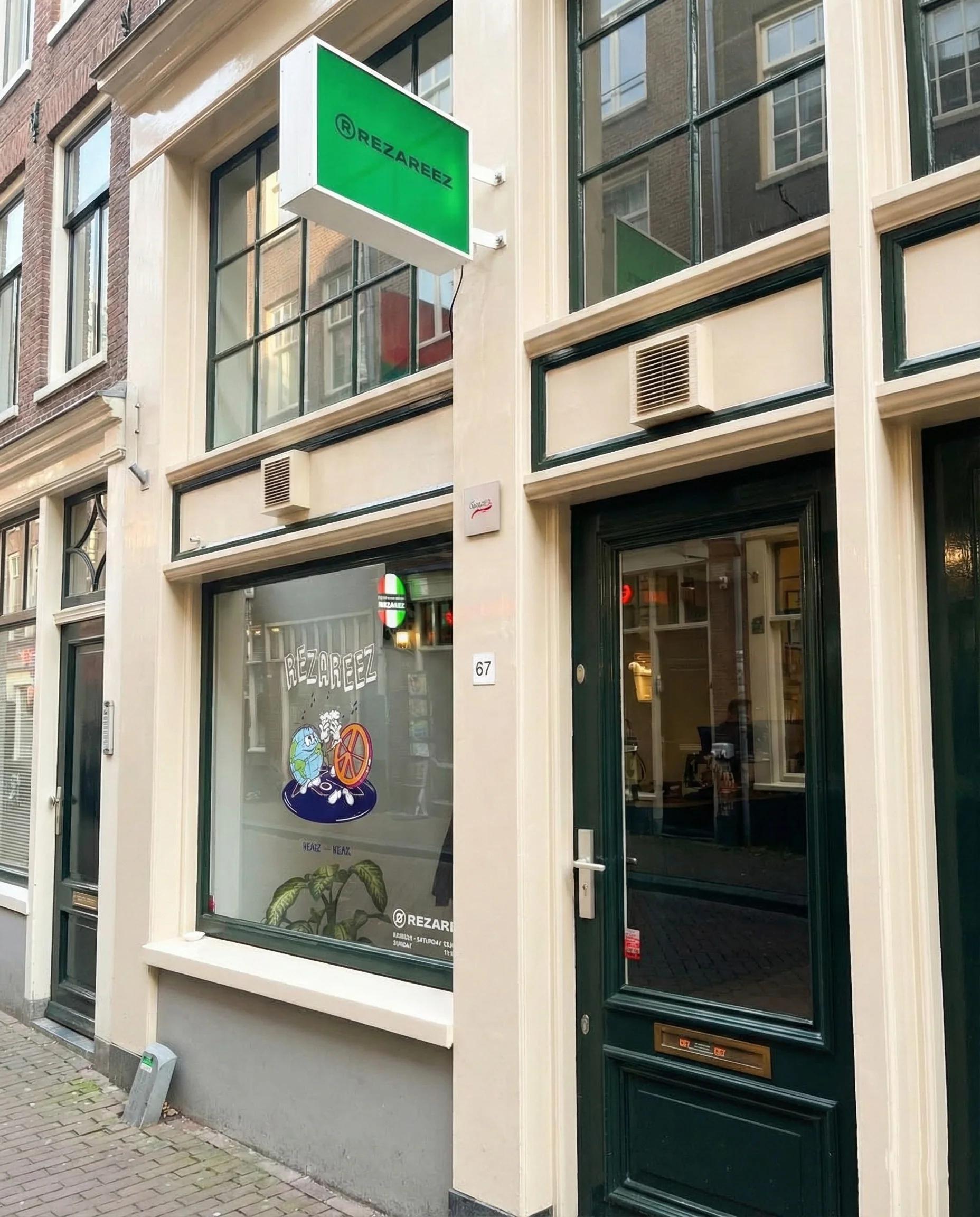 Rezareez store - Zeedijk 67, Amsterdam